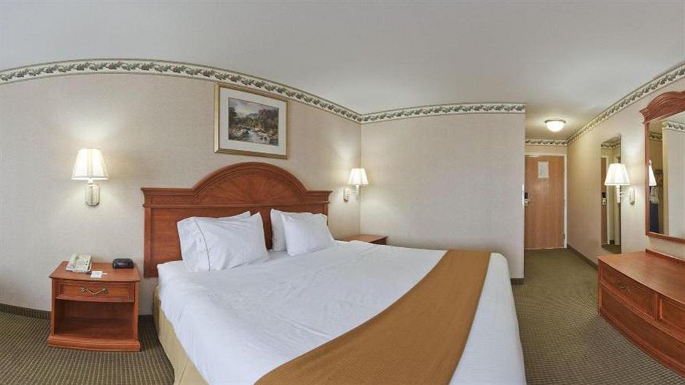 Holiday Inn Express Hotel & Suites Defiance By Ihg Екстер'єр фото